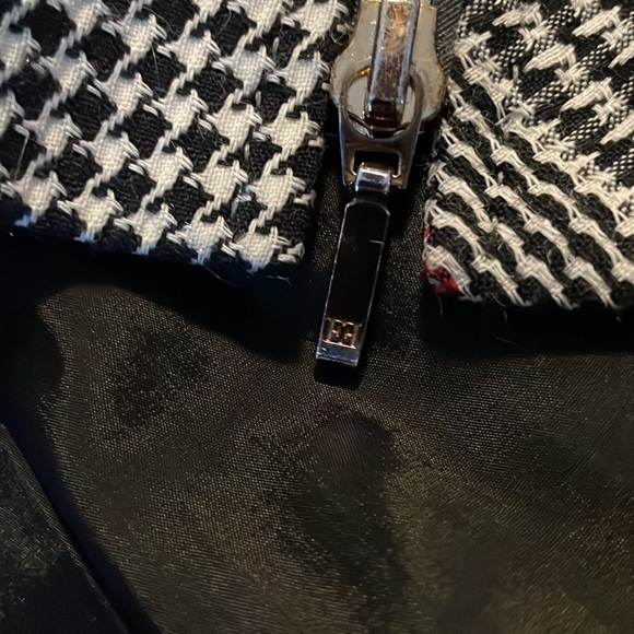 Escada‎ Houndstooth Black Red and White Blazer Jacket with Zipper Detail Size 34 - Picture 14 of 14